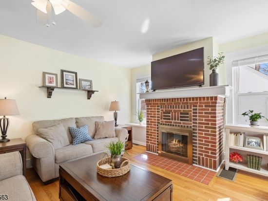 Zillow property image for 239 Fairview Ave, Verona, NJ 07044