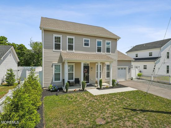 Zillow property image for 17 Fourth Avenue, Toms River, NJ 08757
