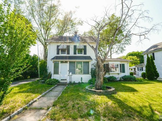 Zillow property image for 116 Jackson St, Haskell, NJ 07420