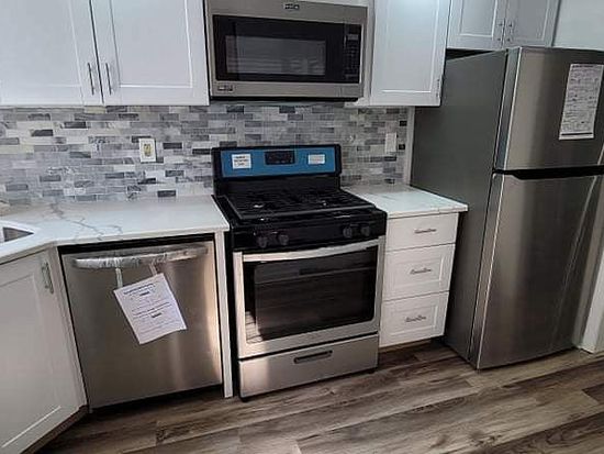 Zillow property image for 132 Brook Dr, Hackettstown, NJ 07840